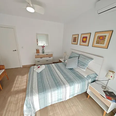 Casa Maria Centrico Con Terraza Estepona